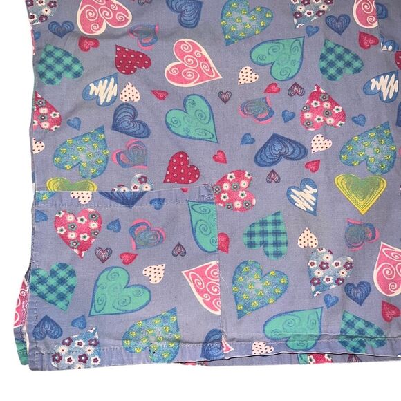 J.I.J. Scrubs Blue Hearts V Neck Scrub Top Pockets Pink Green - Picture 7 of 7